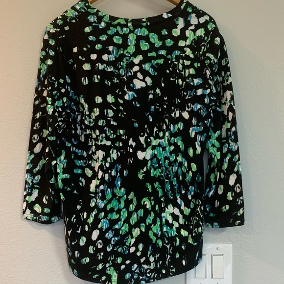Rafaella cotton blend stretchy v-neck print top XL. - Picture 2 of 6